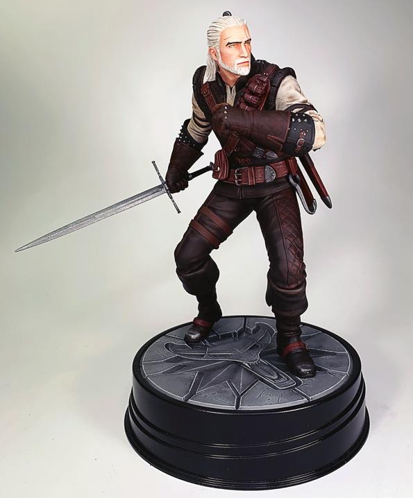 DARK HORSE Geralt Manticore The Witcher 3 Wild Hunt 20 cm Figure