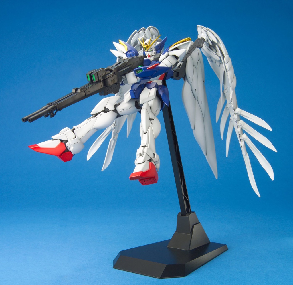 BANDAI Model Kit Gunpla Gundam MG Wing Gundam Zero Custom 1/100