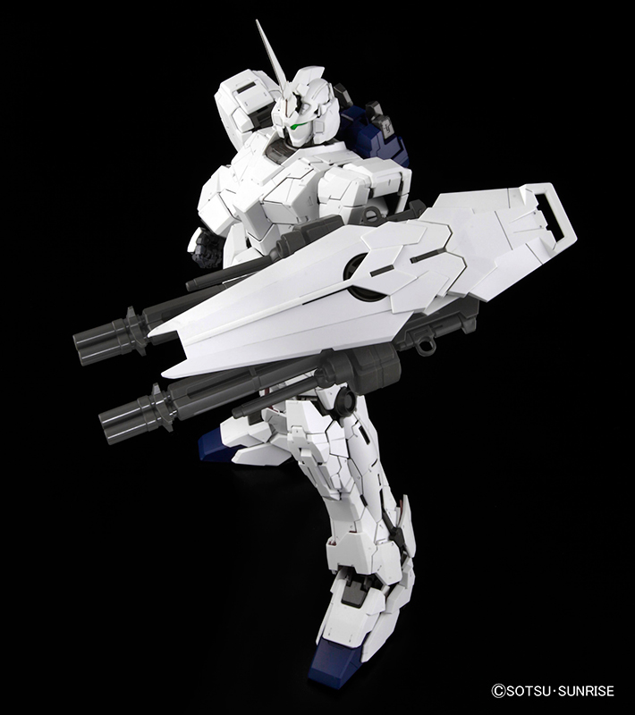 Bandai Model kit Gunpla Gundam PG Unicorn Rx-0 Full Psycho Frame 1/60