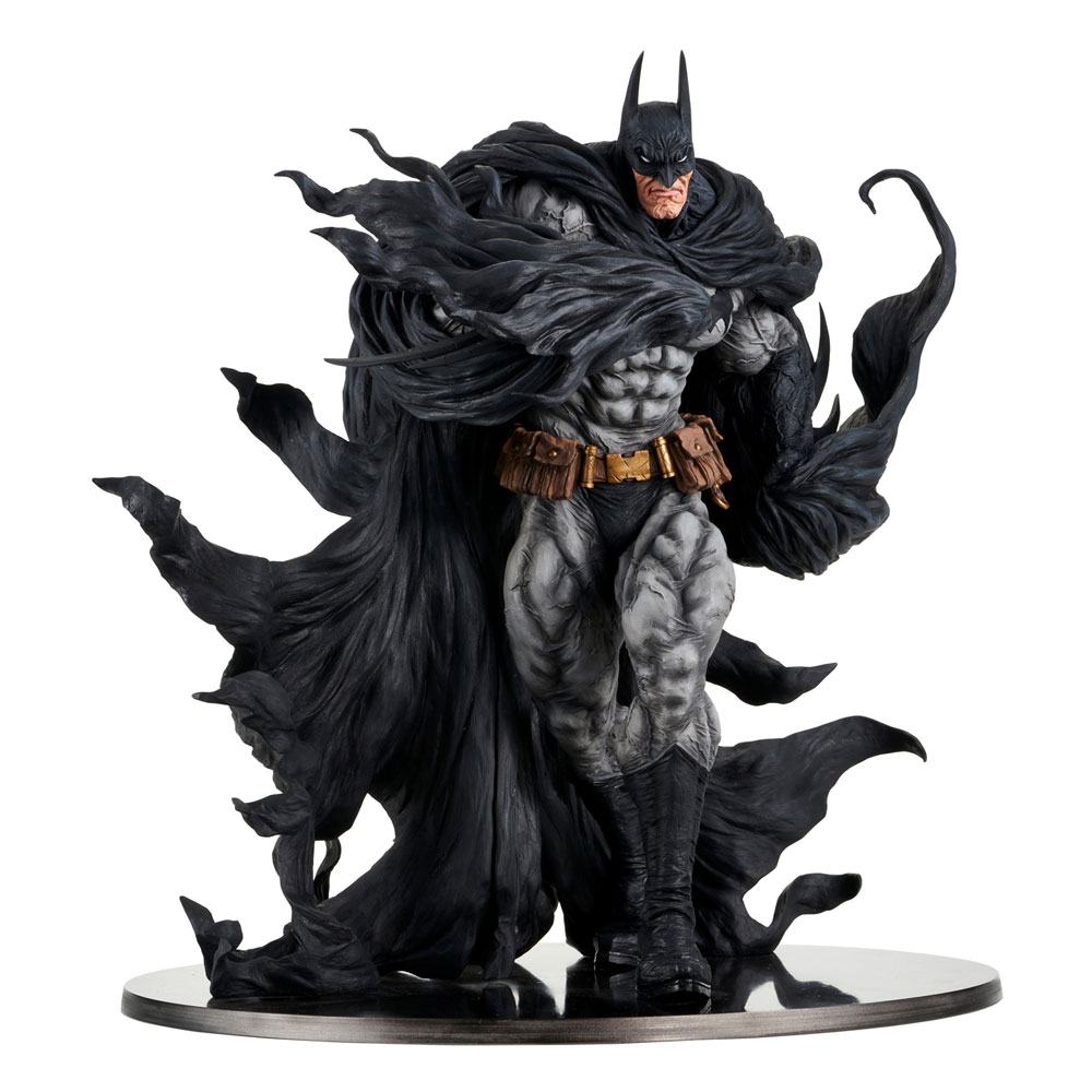 DC Comics - Batman (Hard Black Version, 35 cm) 